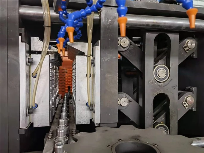 Servo Plastic Beverage Bottle Blow Molding Machine